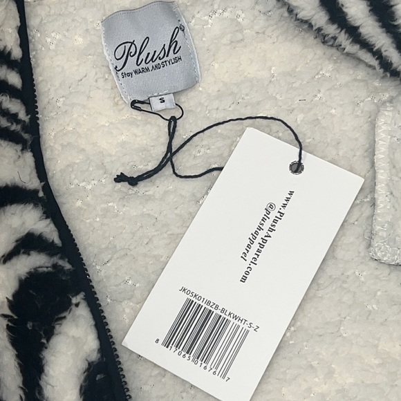 REVOLVE x Plush Stay Warm & Cozy Zebra Sherpa Teddy Jacket Size Small. - Picture 11 of 16